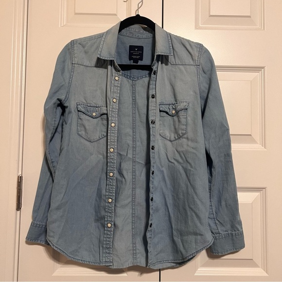 American Eagle Outfitters Tops - American Eagle Outfitters Blue Denim Casual Shirt